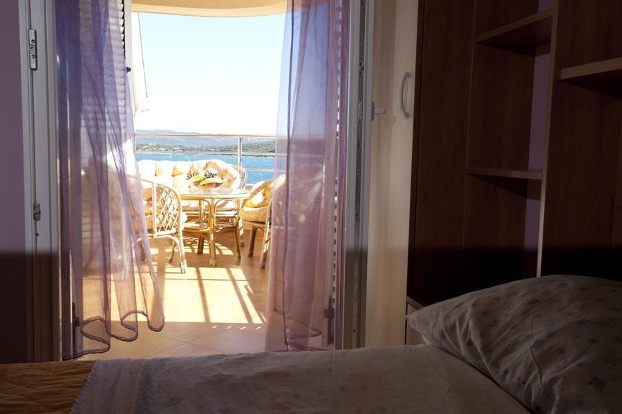 Apartments Villa Leona Betina  Exterior photo