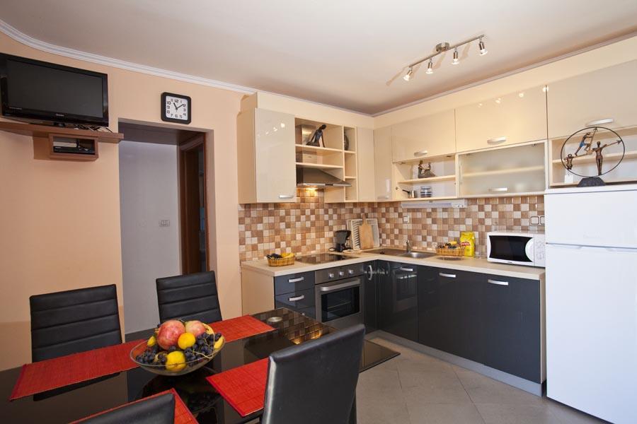 Apartments Villa Leona Betina  Exterior photo